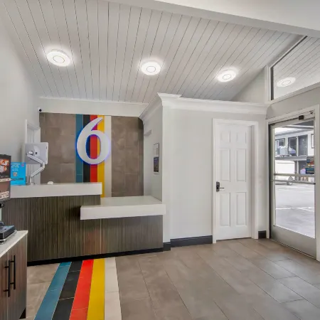 Americas Best Value Inn & Suites Eureka