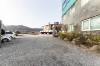 Chengpyeong Rio - موقف سيارات