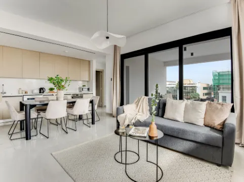 Sanders Premier - Lovely 2 Bdr. Apt. with Balcony