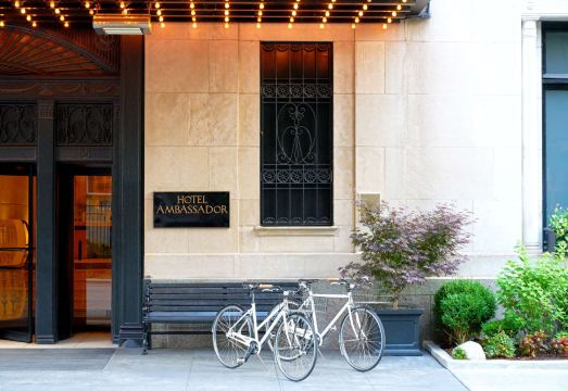 앰배서더 시카고 호텔