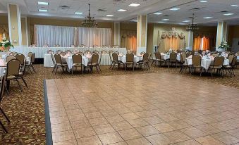 Town & Country Inn and Suites
