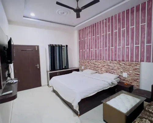 Alok Residency Hotels in Satna