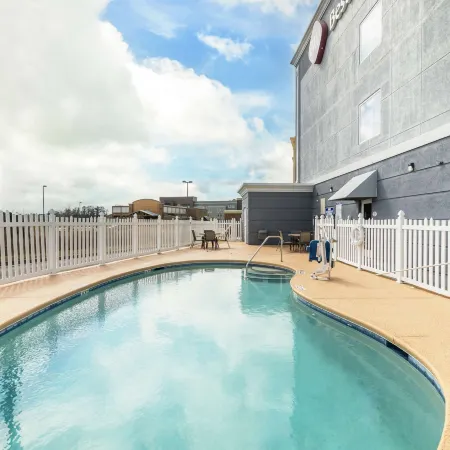 Best Western Plus Brunswick Inn Suites
