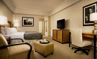 Hollywood Casino & Hotel