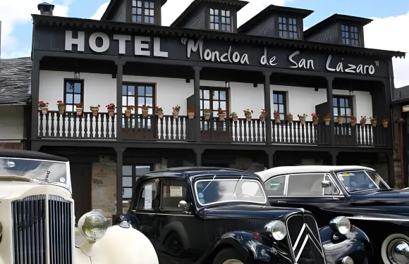 蒙克洛亞聖拉薩羅酒店