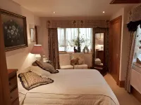 Little Red Rooster Rest and Spa