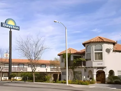 Days Inn by Wyndham Castaic Six Flags Magic Mountain