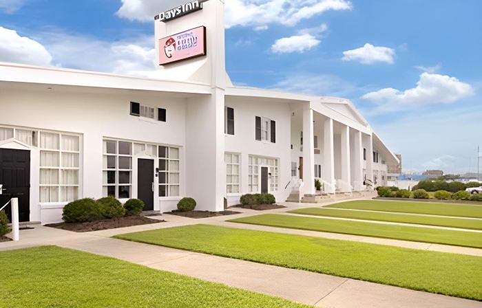 Days Inn by Wyndham Kill Devil Hills Oceanfront - Wilbur