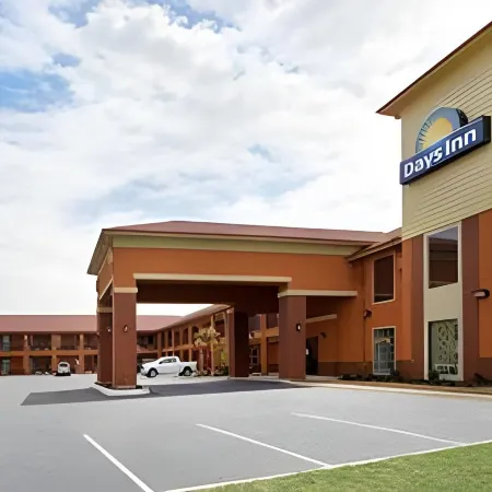 Days Inn by Wyndham Dilley