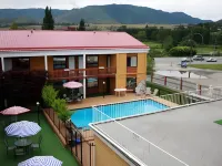Sahara Courtyard Inn Penticton - Kolam Renang