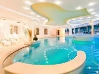 Royal Hotel Hinterhuber - piscina