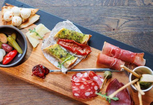 5. 뫼벤픽 자그렙..