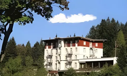 沃德安諾柴帕斯飯店