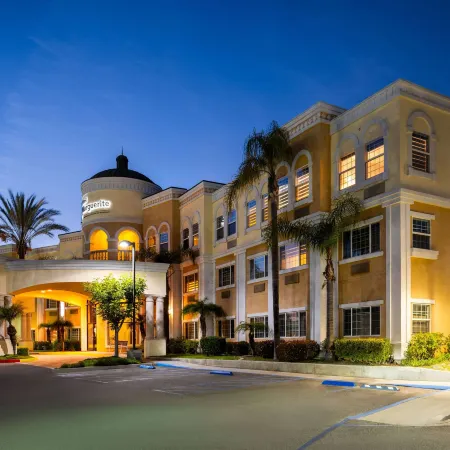 Hotel Marguerite Anaheim/Garden Grove, Trademark Collection