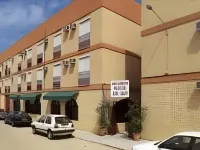 Apartamentos Puerta del Sur Hotéis em Sevilha