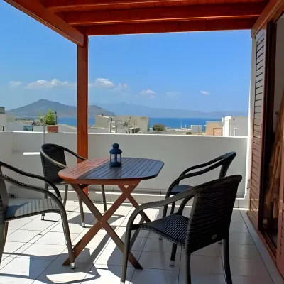 كابيتانوس روومز Hotels near قلعة ناكسوس