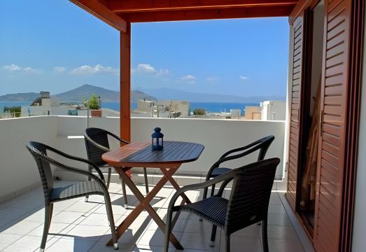 카페타노스 룸스 전경