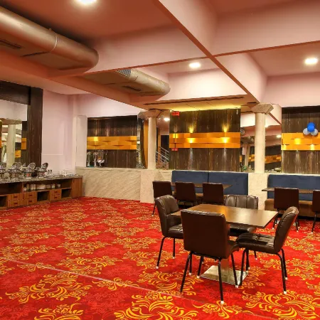 Hotel Mumbai House Juhu Отели рядом с достопримечательностью «Пляж Джуху»