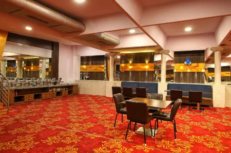 Hotel Mumbai House Juhu Отели рядом с достопримечательностью «Шри Сиддхивинейак Темпл Прабха Деви»