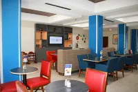 Holiday Inn Express MCCOMB by IHG - breakfast