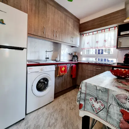 Charming Upper Bungalow with Terrace and Communal Pool in Torrevieja
