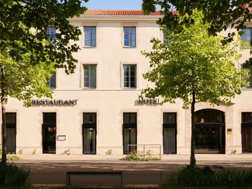 Square Lodge Hotel la Roche Sur Yon - Handwritten Collection Các khách sạn ở Vendee