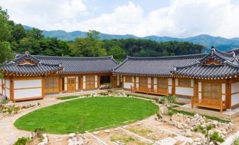 Gyeongju Hanok Dongodang Pension