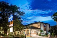 Super 8 by Wyndham Osseo WI Hotels in Osseo