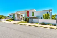 Mackay Oceanside Central Hotel Official Hotels in 
