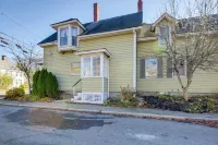 Charming Saco Apartment about 4 Mi to the Beach!