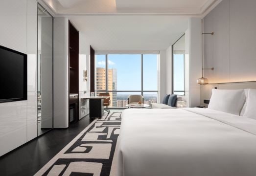 2. 크라운 플라자 ..