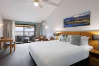 Club Wyndham Wanaka, Trademark Collection by Wyndham - balcony