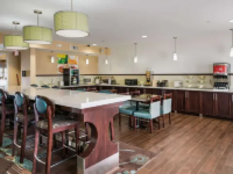 クオリティ イン & スイーツ クインシー - ダウンタウン クインシーのホテル