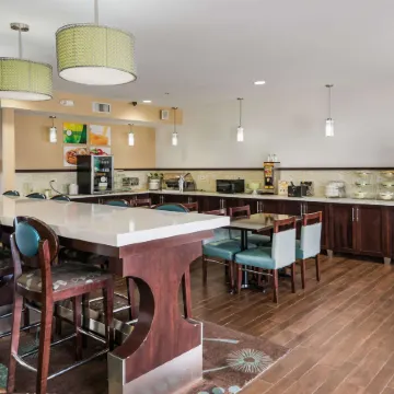 Quality Inn & Suites Quincy - Downtown