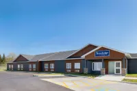 Travelodge by Wyndham Marathon Hotels in Thunder Bay District