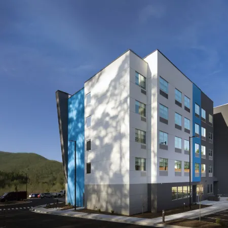 Tru by Hilton Asheville Blue Ridge Parkway