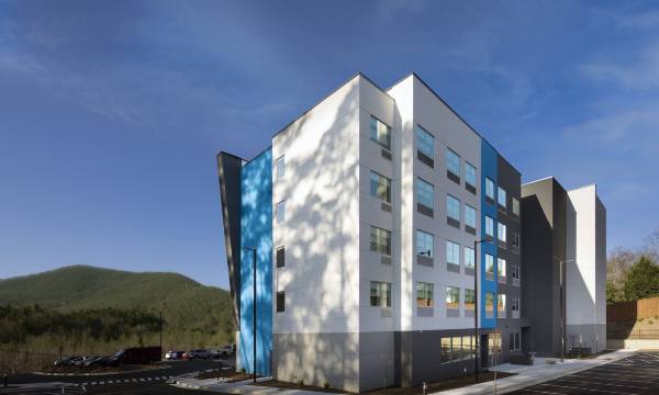 Tru by Hilton Asheville Blue Ridge Parkway