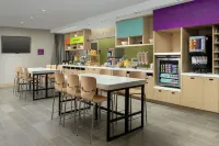 Home2 Suites by Hilton Edison Hotels in South Plainfield