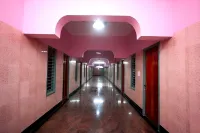 Auro GP Guest House - 2-Star