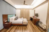 Evolve Premiere Hotels in Hivare Zare