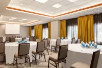 Hampton Inn & Suites Denver-Cherry Creek فنادق في غليندال