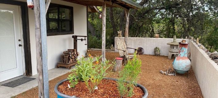 Quiet Studio located on 110 acre ranch with walking trails 블랑코 카운티 호텔