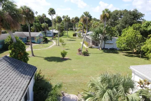 Fishing Cottage on the Indian River Lagoon 2 miles from the Ft Pierce Inlet