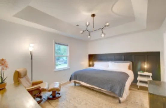 Scandi-Chic Retreat in Madison-Pets stay free!