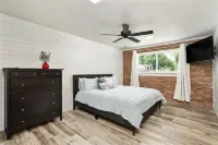 Rancho Redondo - Mid Century Home near The Wigwam Resort, Stadiums with Pool