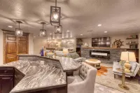 Leather&Spruce - Luxury Lake area fun funky home with amenities. Great for 2-18!