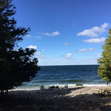 Washington Island - West side shore front home!