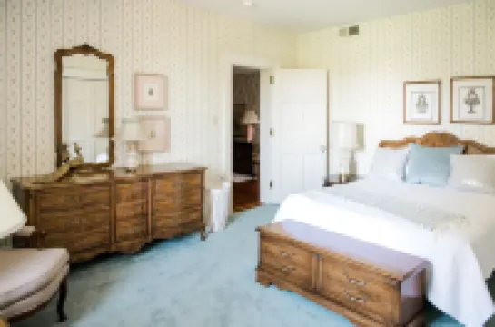 Gorgeous Estate set in beautiful Lancaster County Hotels in Upper Leacock Township