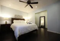 Beautiful Condo in Austin! Minutes from Downtown!