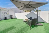 Luxury Private Studio + Backyard